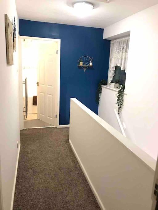 Princess 3 Bedroom House + Offstreet Parking +Wifi Leeds  Zewnętrze zdjęcie